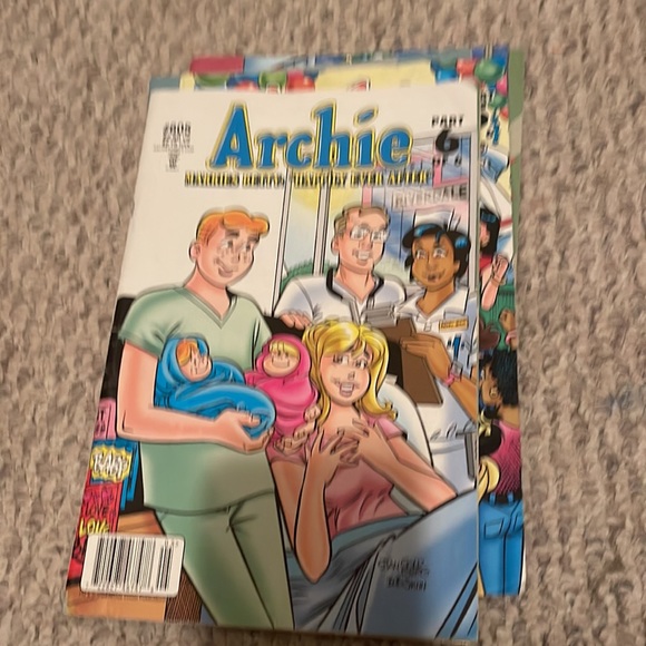 Archie’s life books 1,3,5-6 plus bonus!! - Picture 5 of 6